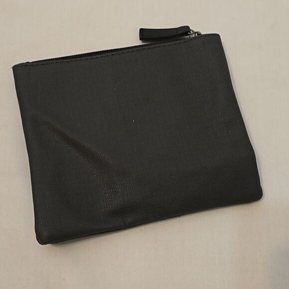 Tummi by delta toiletries travel bag. - Picture 2 of 6